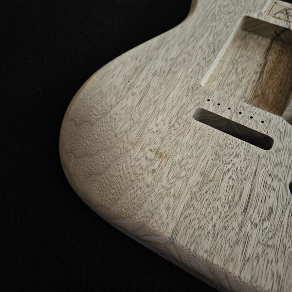 AC Strat Style Korina/White Limba Body - C000338 - B-Stock - Image 6